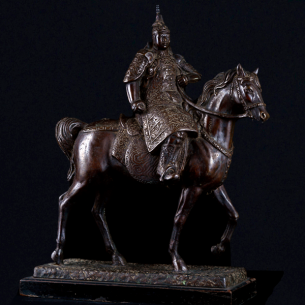 Tượng: Quang Trung khải hoàn